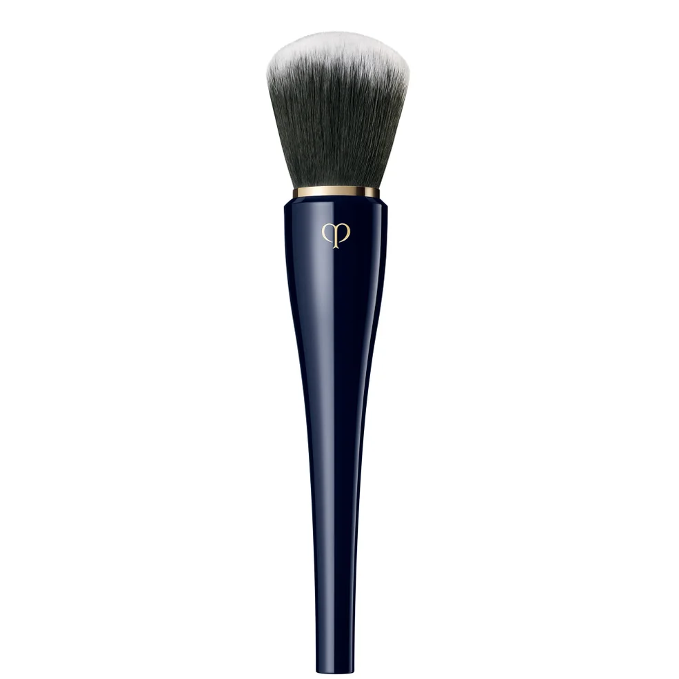 Clé de Peau Beauté Powder Brush Image 1